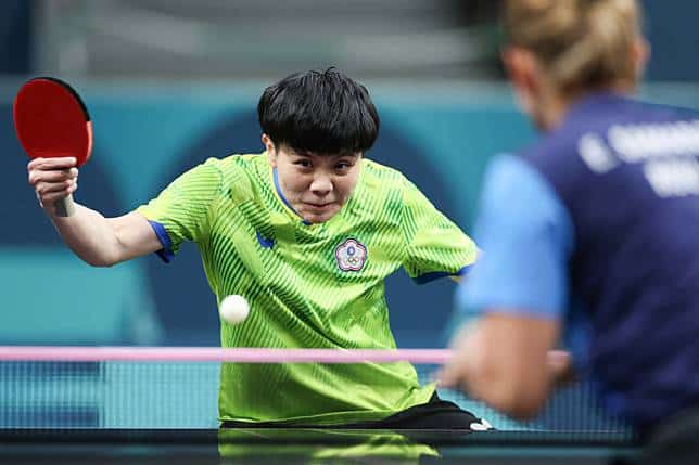 桌球女單鄭怡靜擊敗羅馬尼亞選手晉級16強