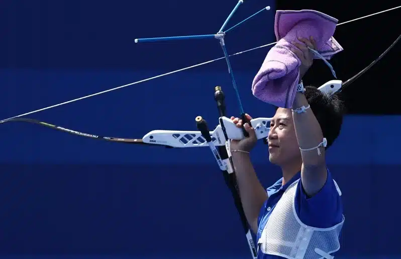 2024奧運羽球：雷千瑩台灣神箭手！ 連續3支10分箭射下世界第一，晉級16強！