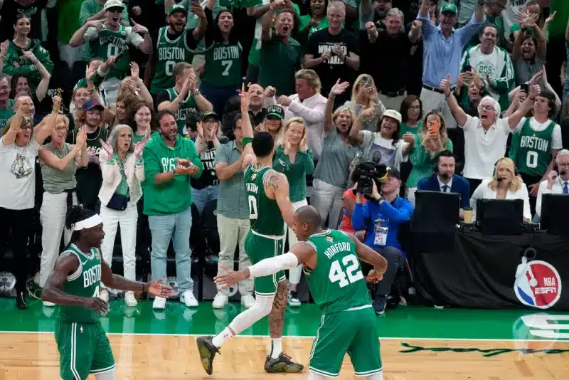 NBA》綠軍王朝即將開啟？替補都這麼猛，誰能擋住他們？