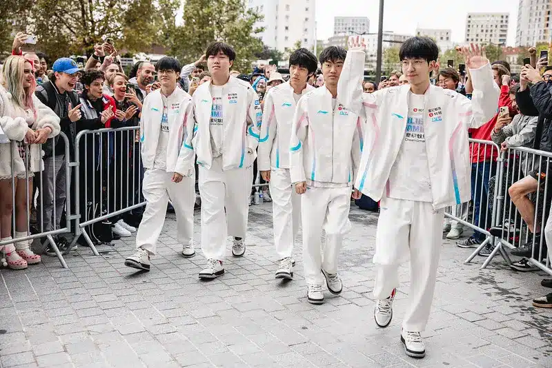 LOL世界賽》LPL強勢崛起! BLG讓一追三血虐HLE,Bin上路徹底打爆Doran,中國電競霸氣回歸!