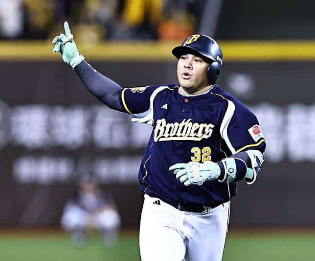 台灣大賽》G3 兄弟打爆獅隊！10:0完封聽牌，曾頌恩3分砲嗨翻全場！