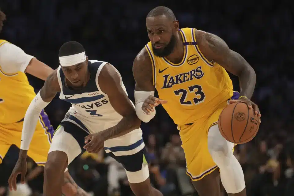 NBA》打鐵也能贏球?LeBron破紀錄卻超糗!尷尬紀錄卻成歷史第一,湖人開季連敗終止!