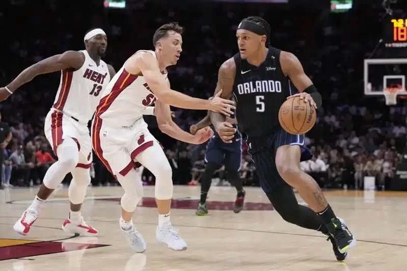 NBA》魔術大爆冷116:97，痛宰熱火19分，狀元郎Banchero狂砍33分，Butler僅得3分！