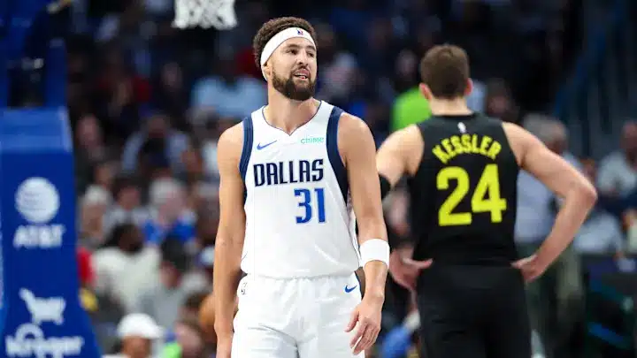 NBA》Thompson復活! 10投6中砍22分,獨行俠120:109輕取馬刺,浪花兄弟重現江湖?