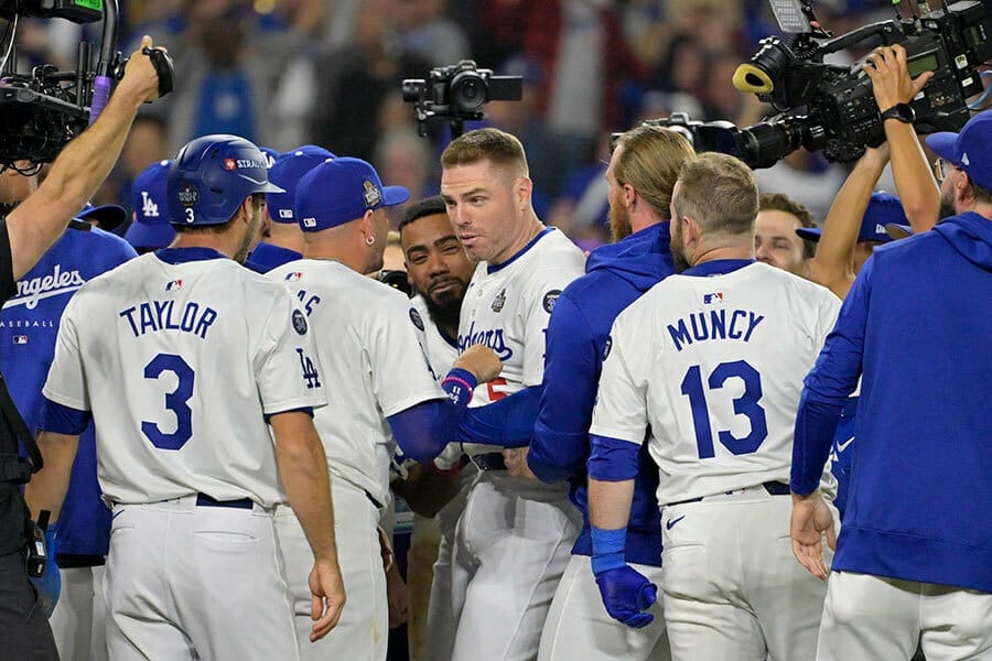 世界大賽》首戰Freeman再見滿貫轟,道奇上演驚天逆轉,6:3擊敗洋基,系列賽搶得先機!