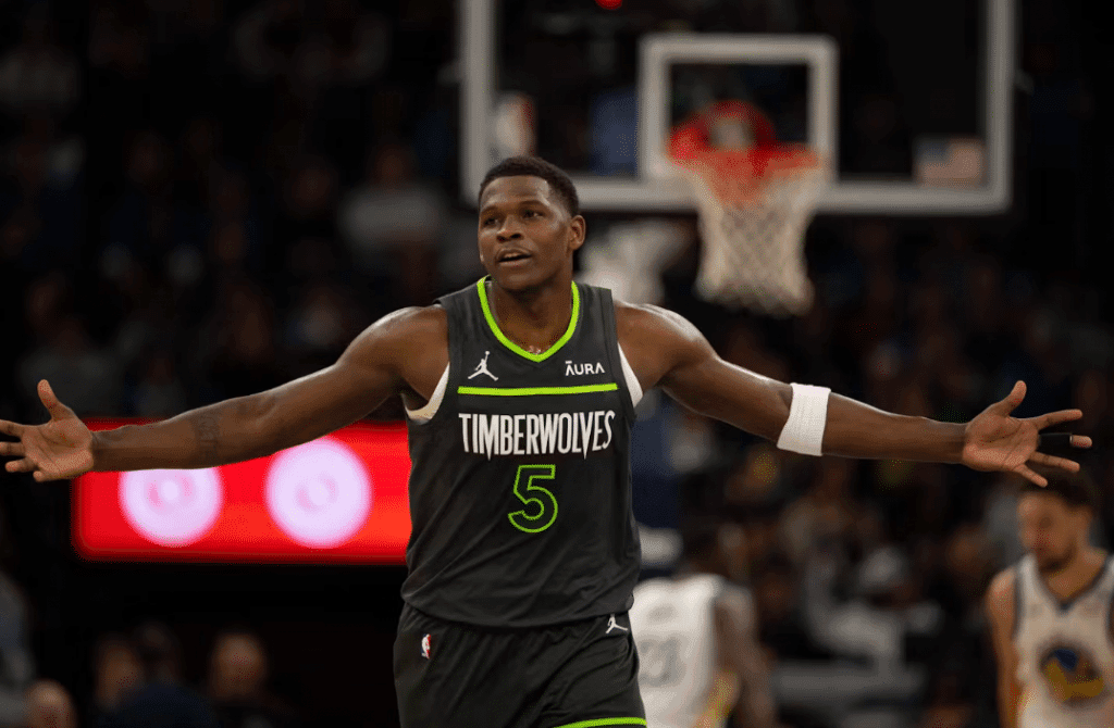 NBA》灰狼內鬨炸鍋! Edwards暴怒開嗆隊友太軟:根本像幼稚園打架!