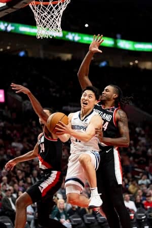 轉身絕殺,閃耀NBA!河村勇輝嗨翻全場,生涯得分超越前輩
