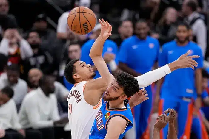 NBA》馬刺Victor Wembanyama閃躲雷霆Chet Holmgren？新星對決暗潮洶湧！？