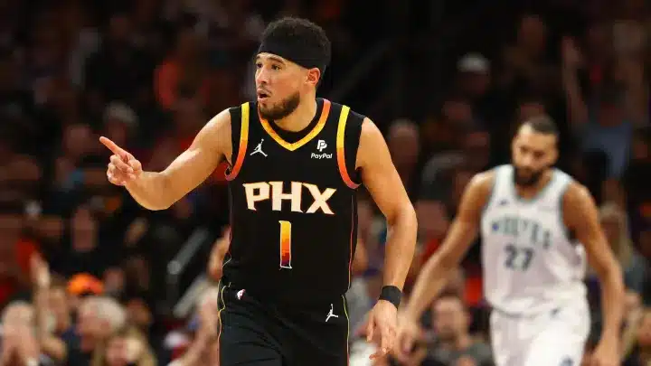 NBA／Booker狂轟40分！太陽上演大逆轉　哈登大三元無法拯救快艇 