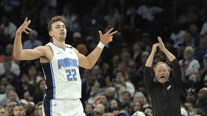 NBA》魔術驚天逆轉！Wagner三分絕殺，湖人雙巨頭70分竟成白搭！