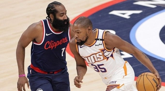 NBA》Harden獨力撐船頻翻船，5.2次失誤！聯盟失誤王寶座穩坐，美媒嘆：這也太慘了吧！