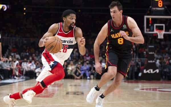 NBA》老鷹新星Daniels抄截狂潮!連4場6抄以上,21世紀史上第一人!