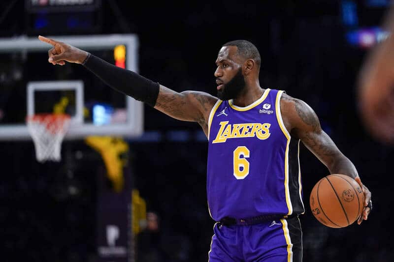 NBA》湖人快攻被對手「遛狗」！20.7分失分，進攻籃板變「絆腳石」？