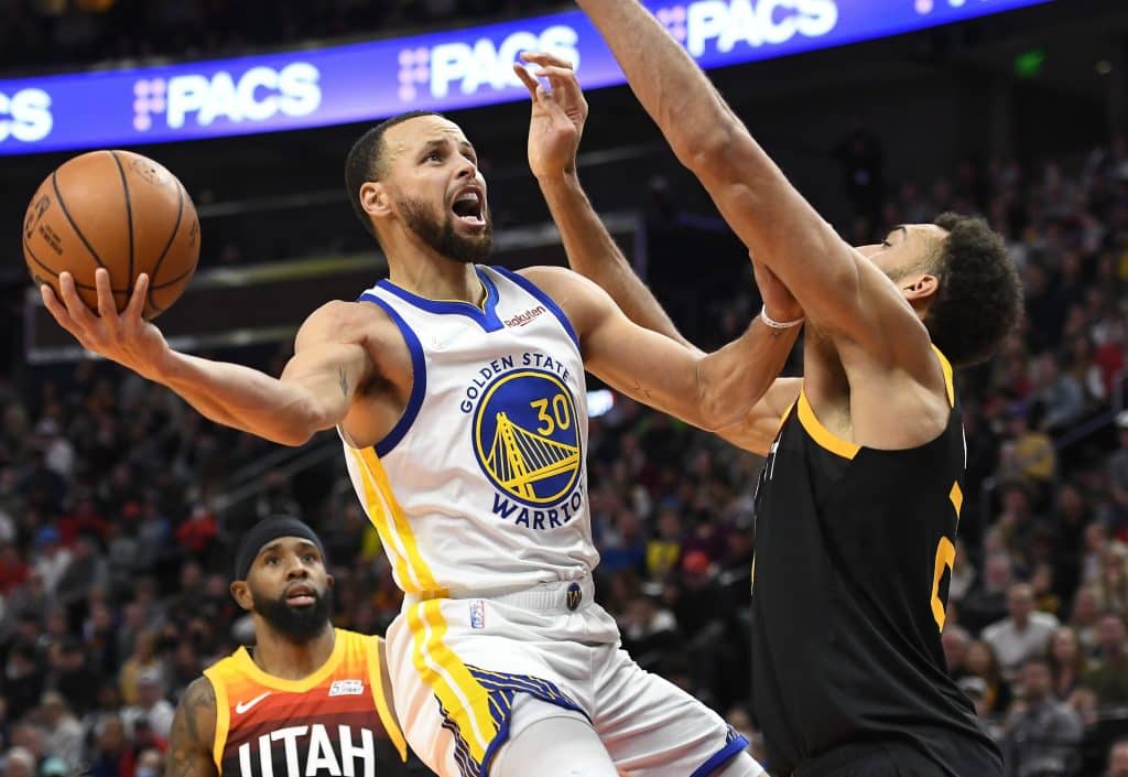 NBA》騎士狂虐勇士！半場狂轟41分，勇士徹底被打蒙，騎士稱霸東區！