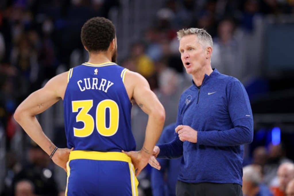 NBA》Kerr暴怒狂噴Curry！「咖哩哥」超狂反應讓美媒跪了：這才是真領袖！