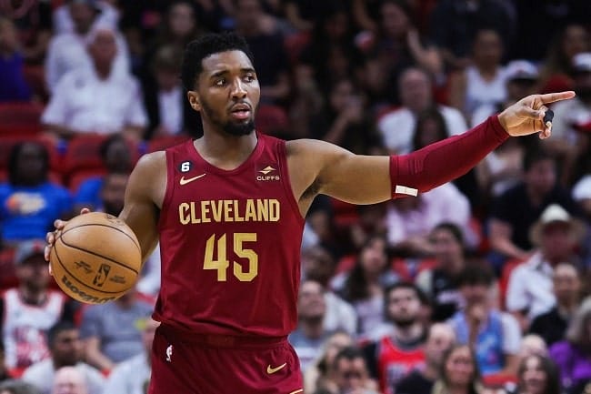 NBA》騎士20勝開季！歷史再現奪冠徵兆？ Jokic大三元也黯然！