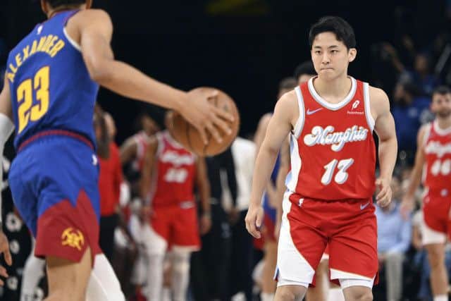 河村勇輝NBA生涯首度得分上雙,精湛球技獲雷霆一哥盛讚
