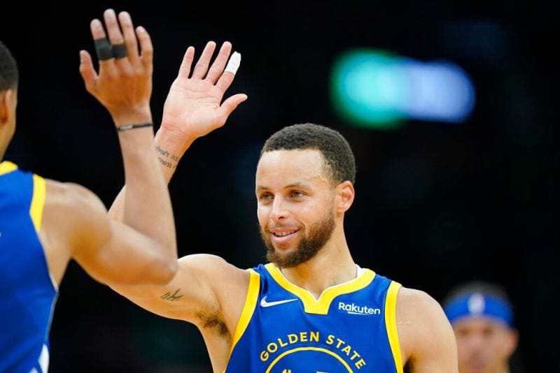 柯瑞(Stephen Curry)罕見熄火,勇士慘敗快艇,面臨嚴峻考驗
