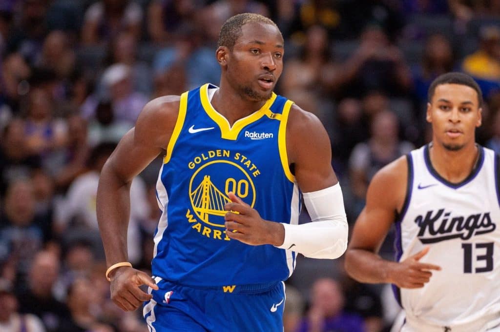 NBA》Curry缺陣，他竟爆發生涯新高33分！勇士逆轉火箭止敗，對決15連勝神話不墜