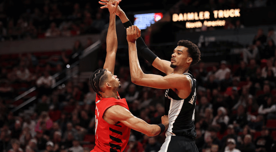 NBA》太神啦！Wembanyama狂轟濫炸30分+10阻攻，率馬刺114：94血洗拓荒者！