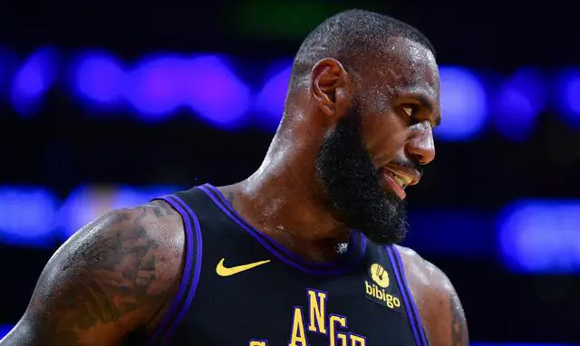 NBA》再下去籃球皇帝江山易改? 中媒:詹姆斯恐晚節不保,轉戰商場成新選擇