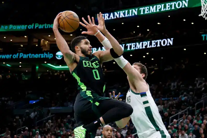 NBA》綠衫軍火力全開！Tatum 34分雙十，塞爾提克111比105力退公鹿，比賽精采程度破表！
