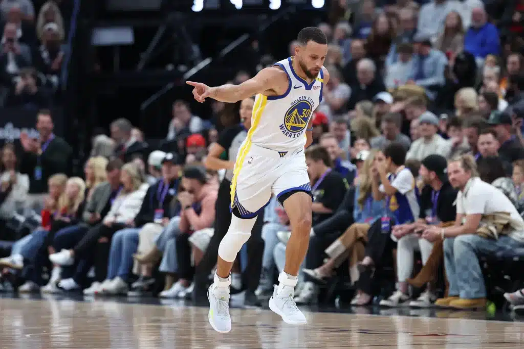 溜馬反客為主,勇士主場再吞敗 Curry手感冰冷僅得10分