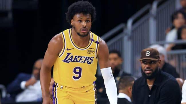 NBA》「詹皇之子」Bronny首戰客場！8投1中急需成長，湖人盼他能扛起家族榮耀！