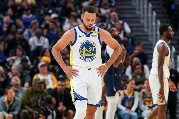 NBA》勇士王朝崩盤前兆？柯瑞怒批球隊！柯爾點名Kuminga、Wiggins：你們兩個給我聽好！