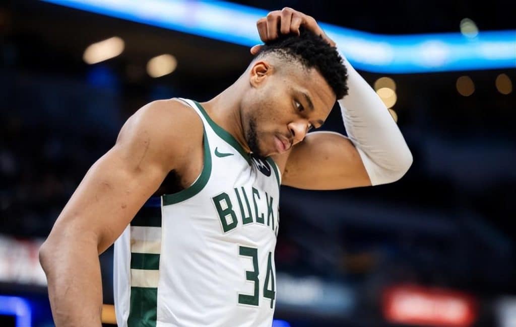 NBA》對東區前三全敗!公鹿慘輸尼克,苦吞對戰八連敗,字母哥也凍未條:我們爛透了!
