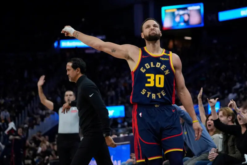 Kerr 堅持控制 Curry 上場時間,背後是為了保護其職業生涯