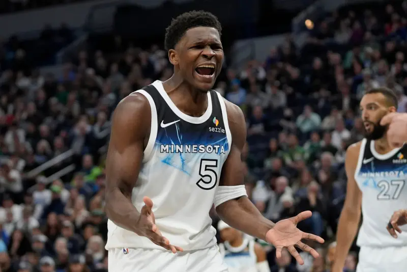 灰狼進攻選擇過少，淪為「蟻人」愛德華茲的個人秀