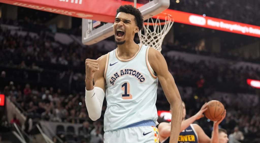 NBA》熱火狂燒！馬刺107：128慘遭逆轉，巴黎海外賽前吞下苦澀三連敗，傳奇教頭波波維奇準備重返執教！